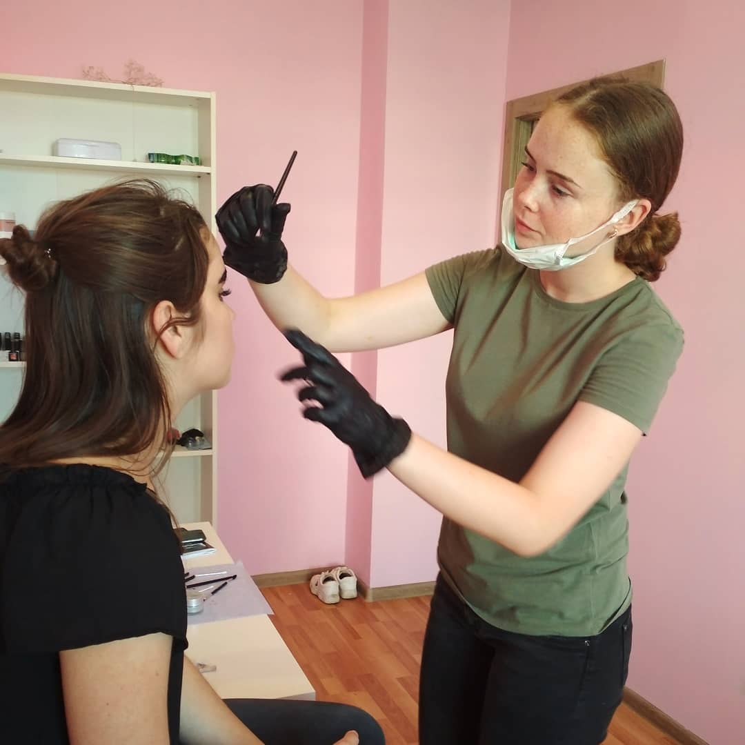 В нашей девчачьей пополнение — специалист по бровям Ангелина? Вашему лицу нужны брови?

#бровиорел #девчачьяfreedom #коворкингвОрле #freedoman57